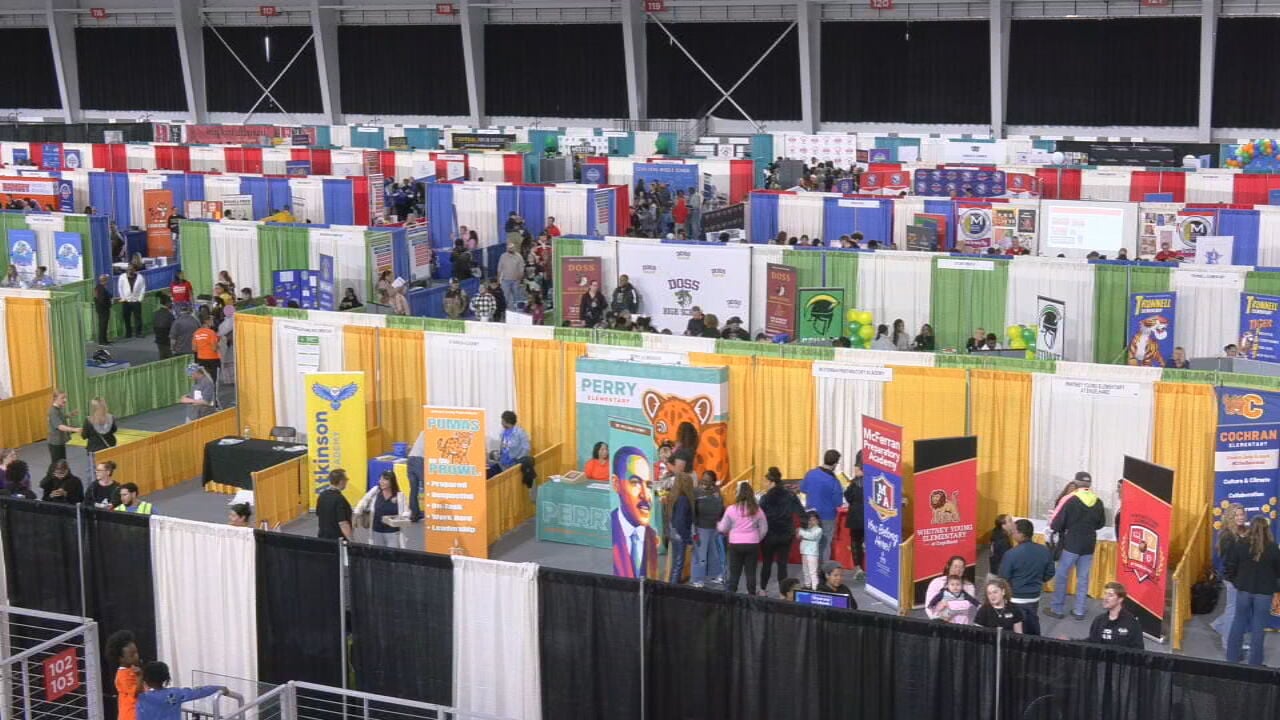Hundreds of families explore JCPS programs, schools at annual showcase